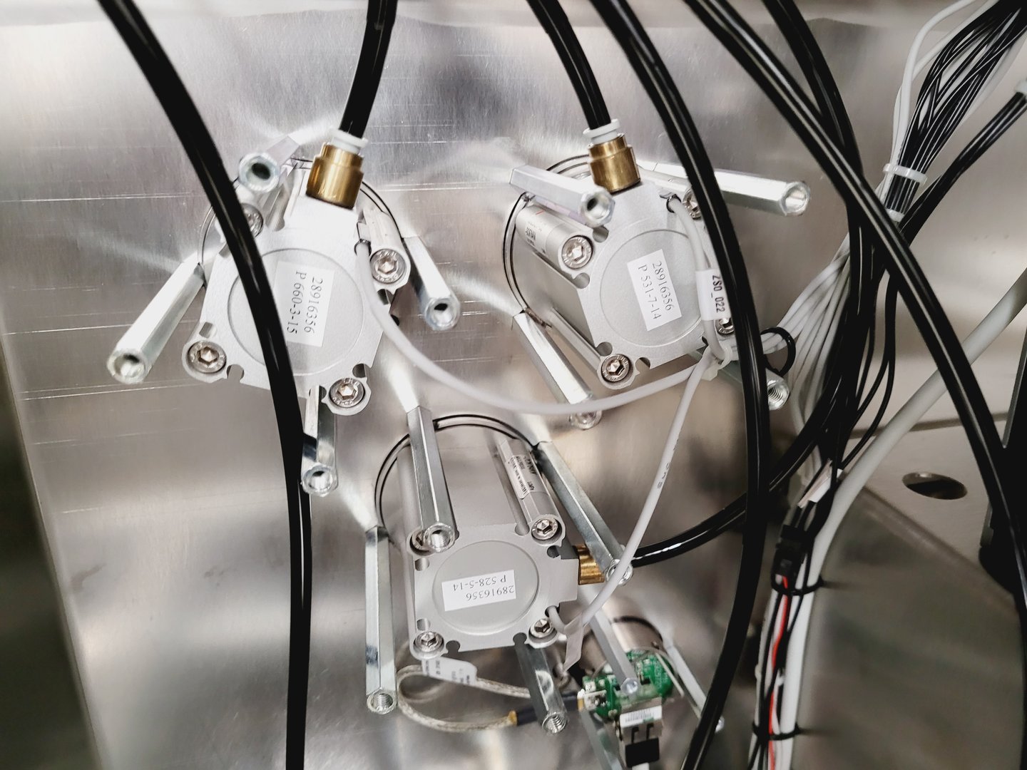 Image of GE Healthcare AKTAready Single-Use Chromatography FPLC System Lab