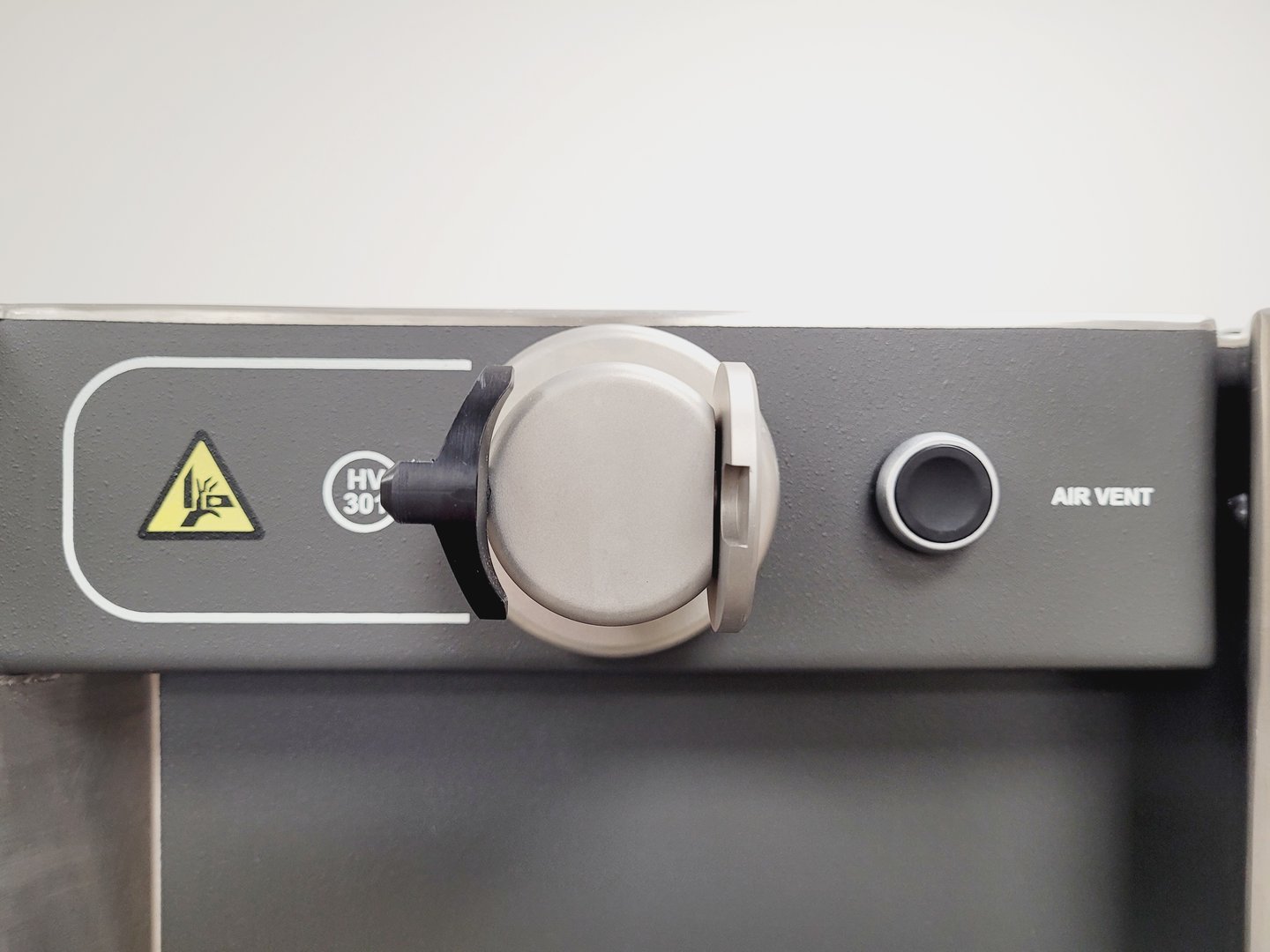 Image of GE Healthcare AKTAready Single-Use Chromatography FPLC System Lab