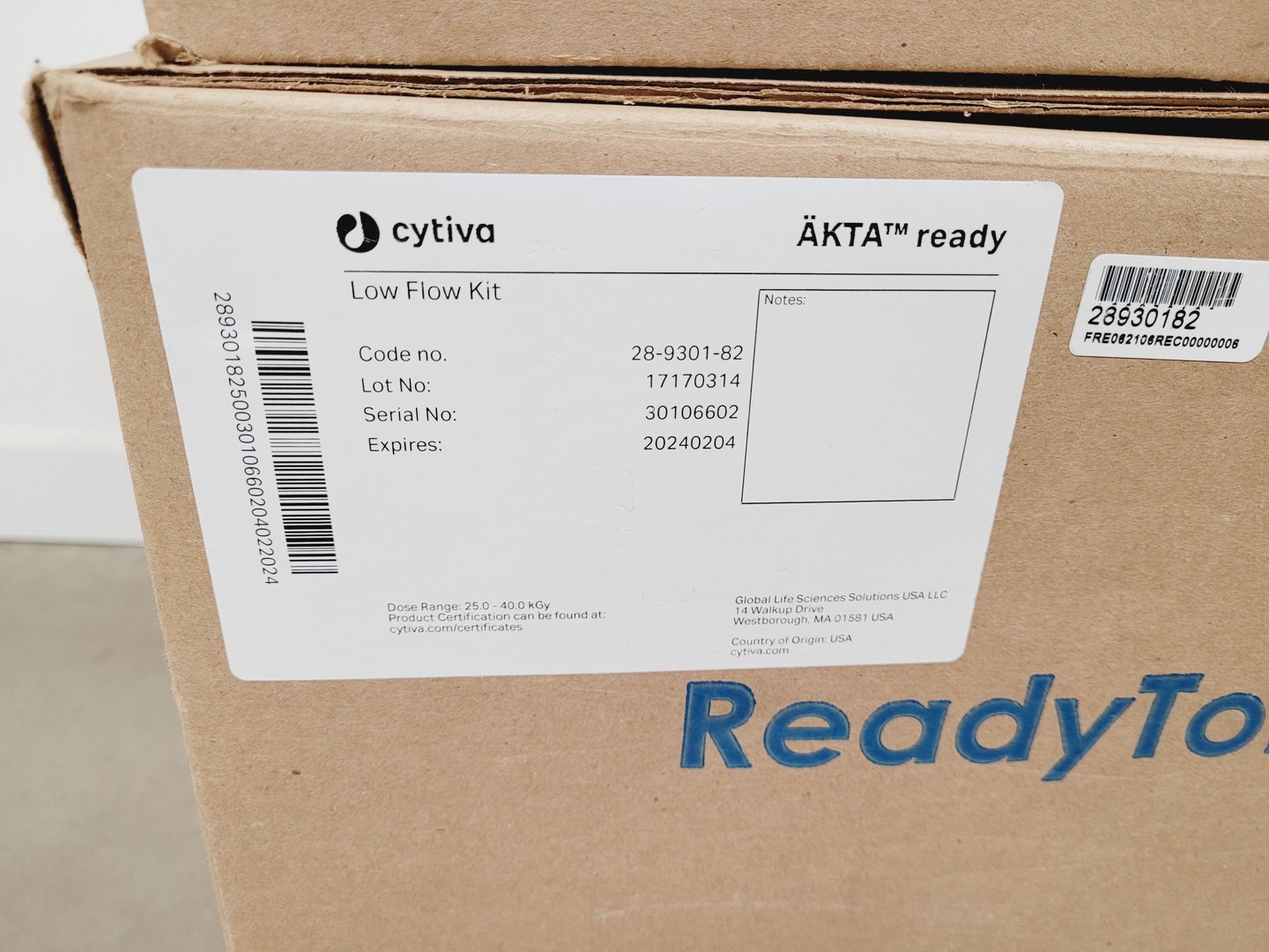 Image of GE Healthcare AKTAready Single-Use Chromatography FPLC System Lab