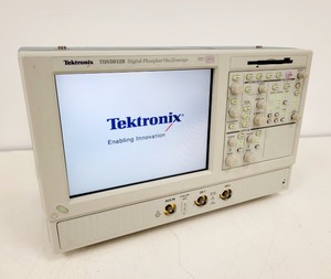 Thumbnail image of Tektronix TDS5032B Digital Phosphor Oscilloscope Spares or Repairs