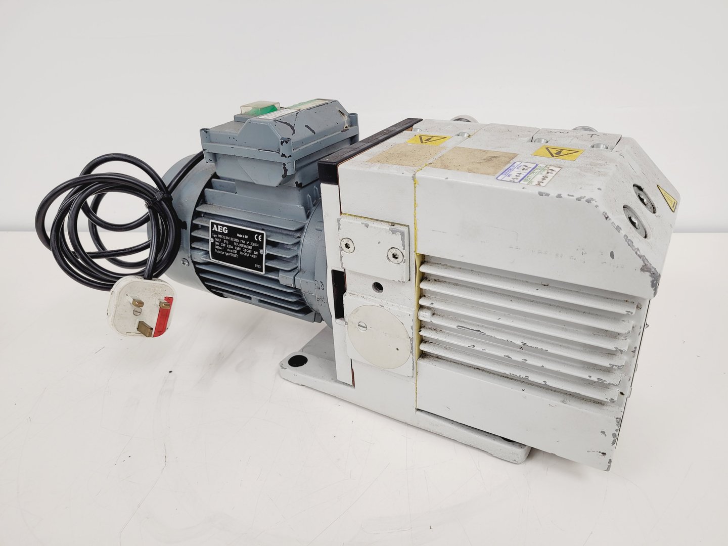 Image of Job Lot of 11 Laboratory Vacuum Pumps Edwards Leybold Trivac Lab