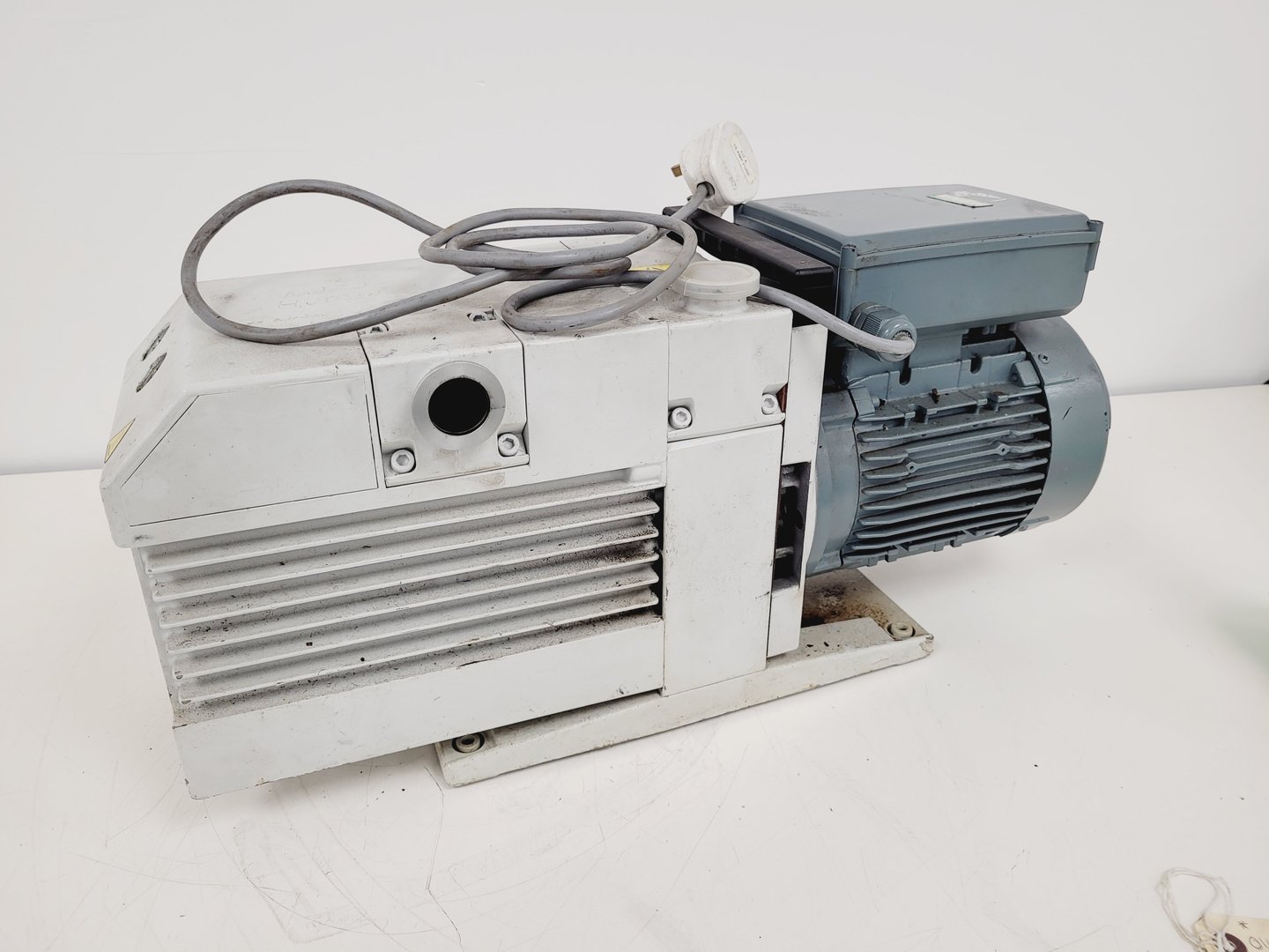 Image of Job Lot of 11 Laboratory Vacuum Pumps Edwards Leybold Trivac Lab