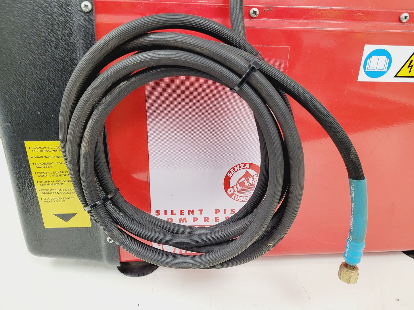 Image of Airblok Compact 106 Silent Piston Oil Less Compressor