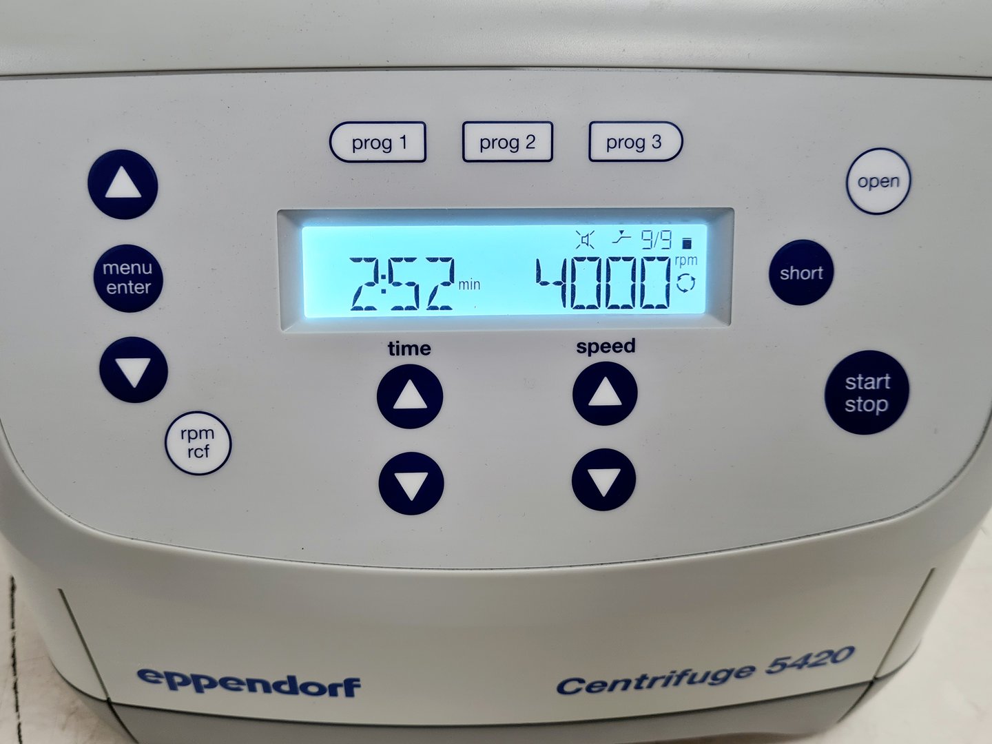 Image of Eppendorf 5420 Benchtop Laboratory Centrifuge with FA-24x2 Rotor 15060rpm  Lab