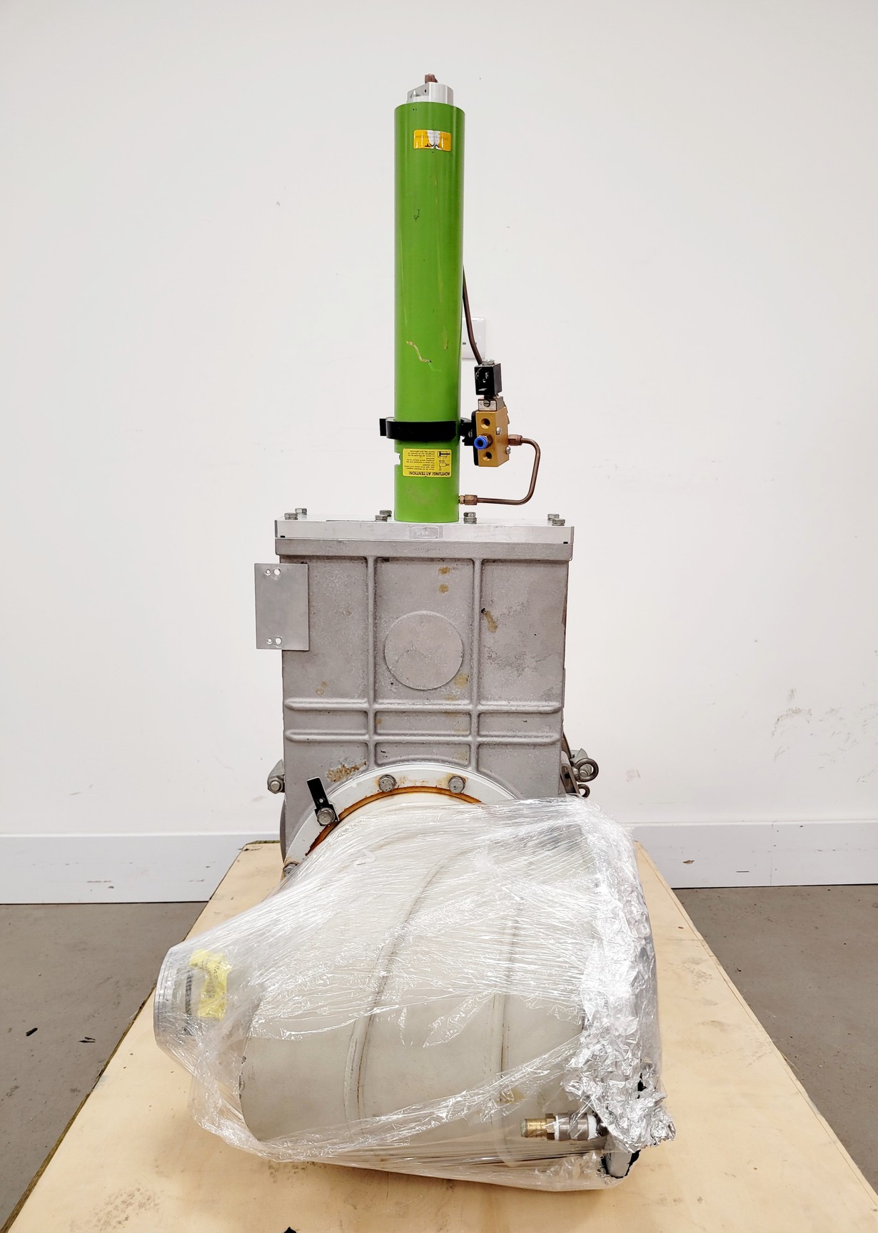 Leybold RPK 3500 Cryo Pump Lab - Main Image