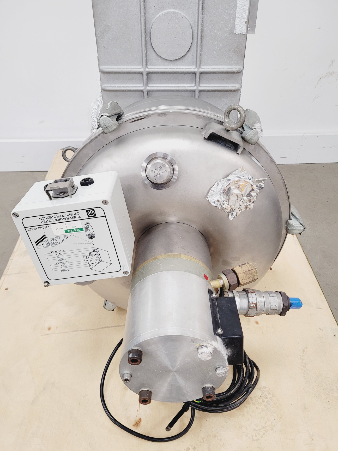 Image of Leybold RPK 3500 Cryo Pump Lab