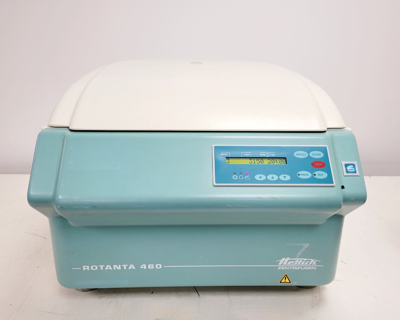 Image of Hettich Rotanta 460 Benchtop Centrifuge with 5624 4800RPM Rotor Lab