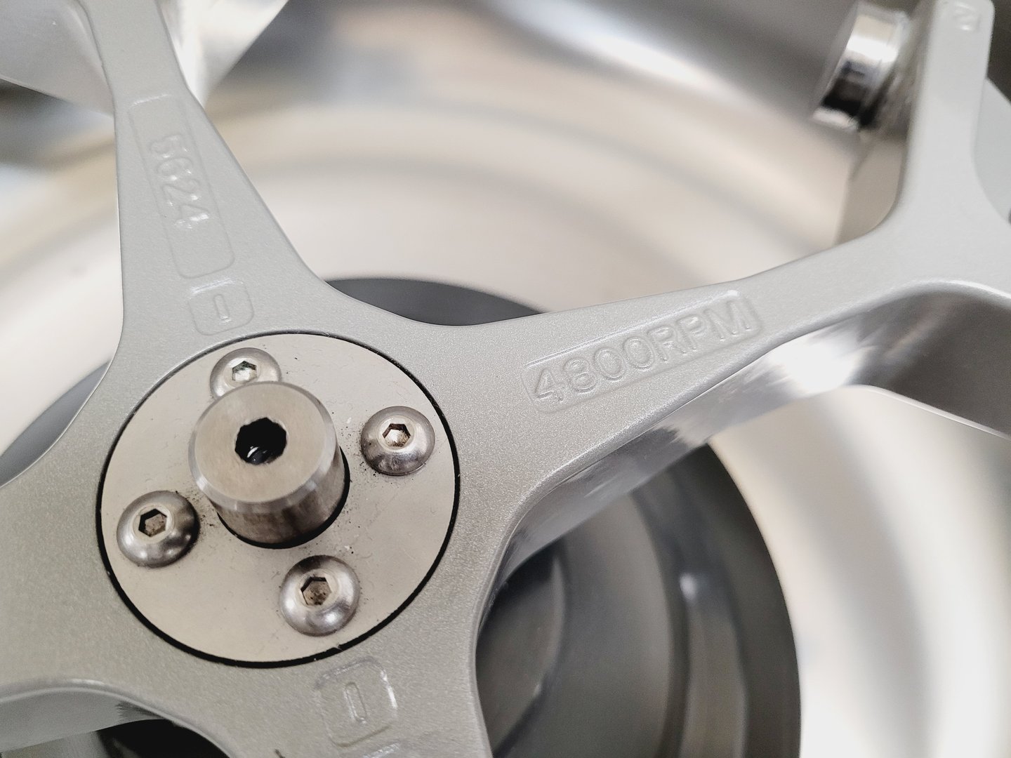 Image of Hettich Rotanta 460 Benchtop Centrifuge with 5624 4800RPM Rotor Lab