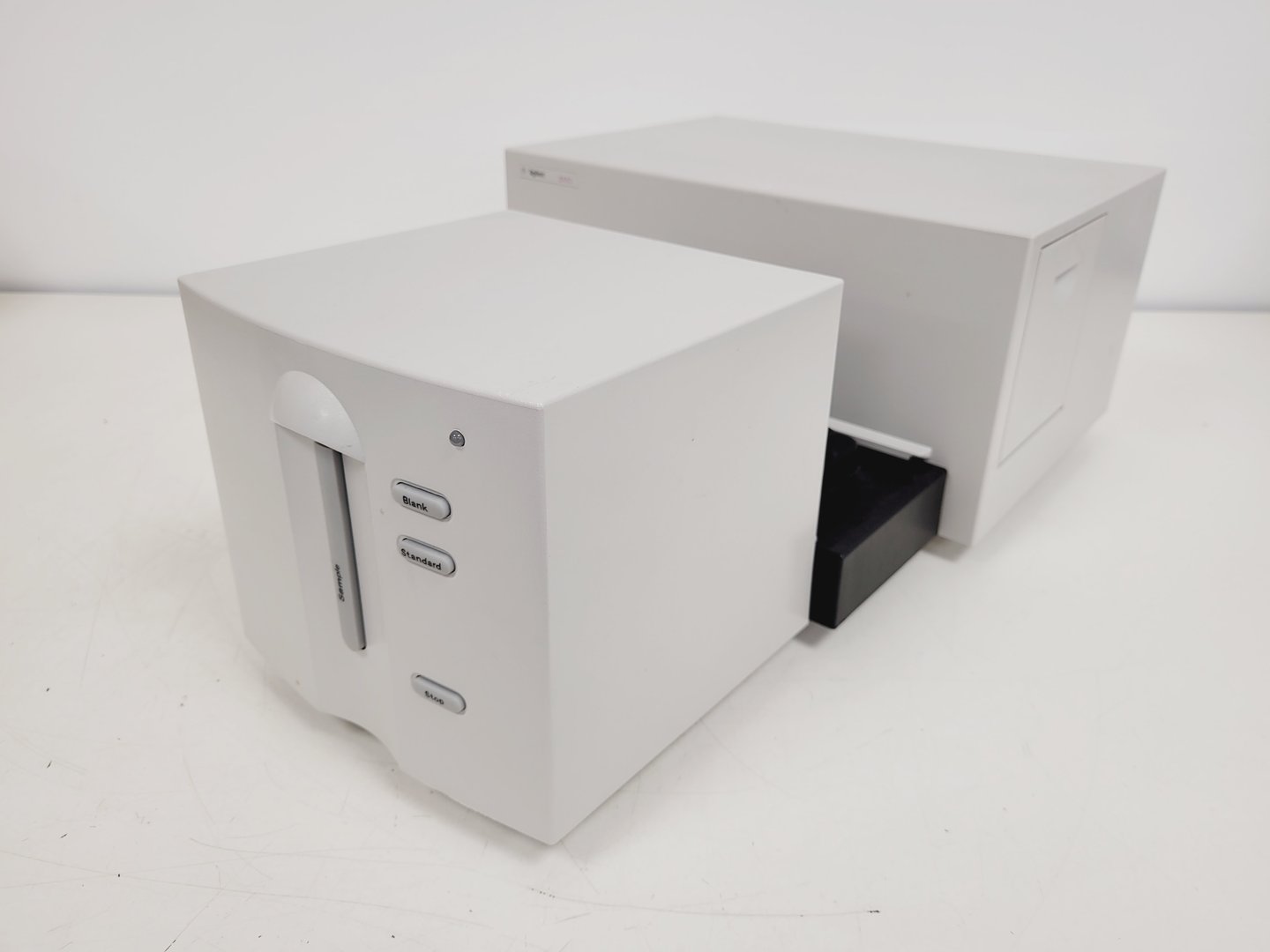 Image of Agilent 8453 UV/VIS Spectrophotometer G1103A with Keypad G1819A Lab