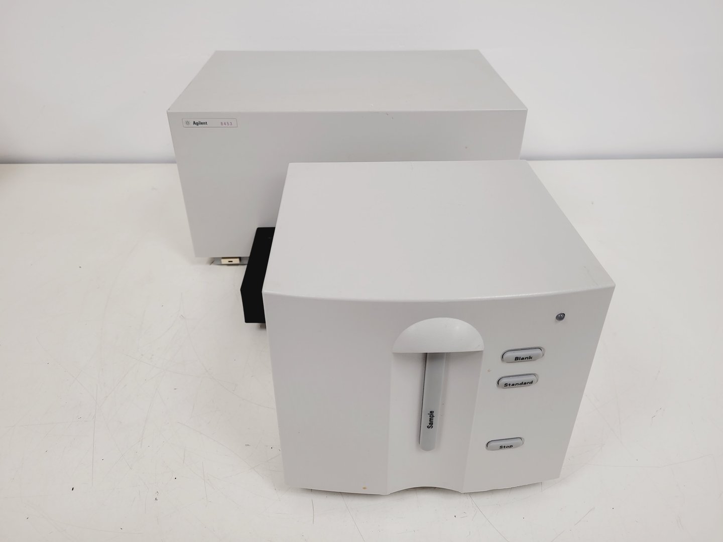 Image of Agilent 8453 UV/VIS Spectrophotometer G1103A with Keypad G1819A Lab