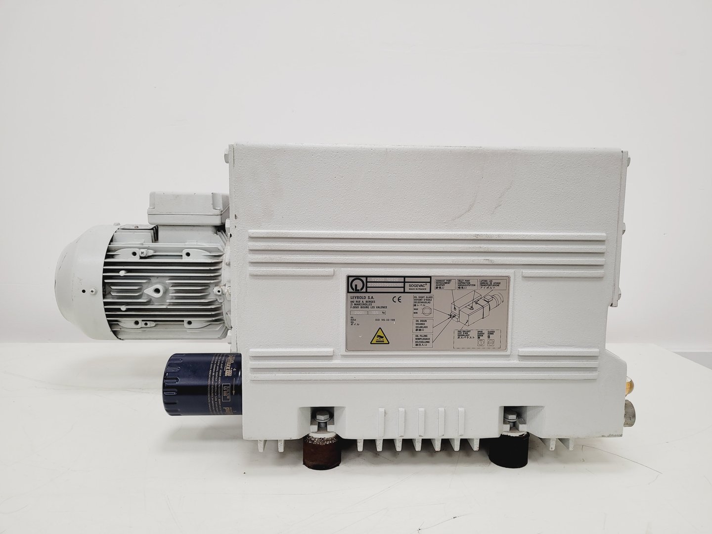 Image of Leybold Sogevac SV200 Single Stage Rotary Vane Vacuum Pump Lab