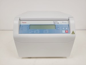 Thumbnail image of Thermo Scientific Heraeus Megafuge 8 Centrifuge with 4500rpm Rotor LAb