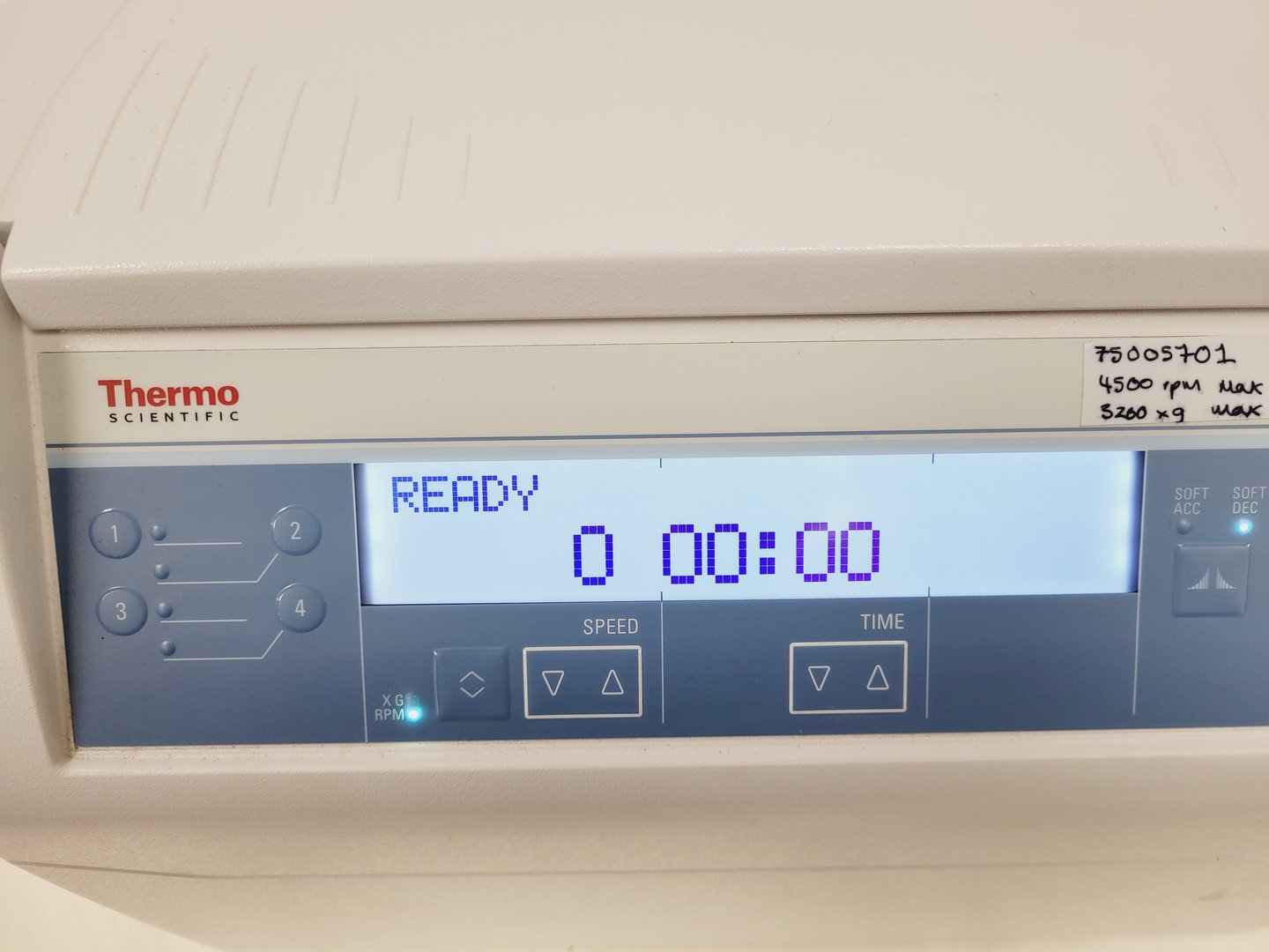 Image of Thermo Scientific Heraeus Megafuge 8 Centrifuge with 4500rpm Rotor LAb
