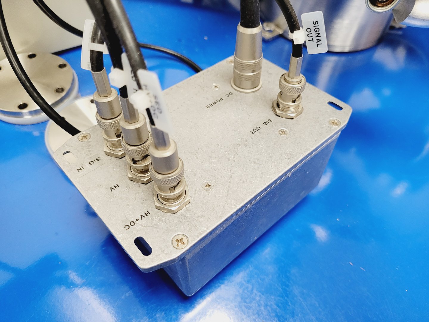 Image of Kore TOF-SIMS SURFACESEER S Mass Spectrometer Lab