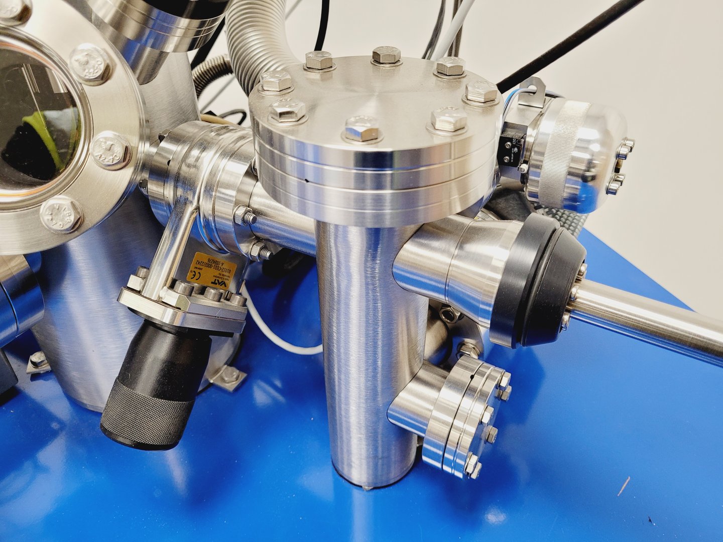 Image of Kore TOF-SIMS SURFACESEER S Mass Spectrometer Lab