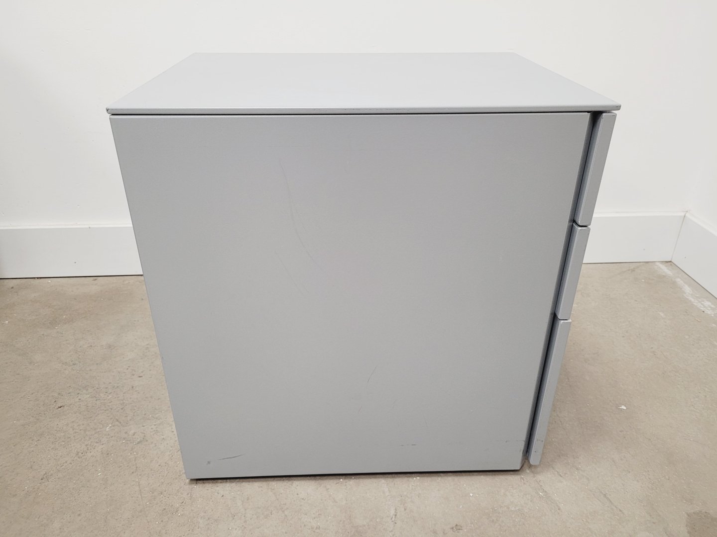 Image of Job Lot of 5 x Triumph Small Drawer Cabinets