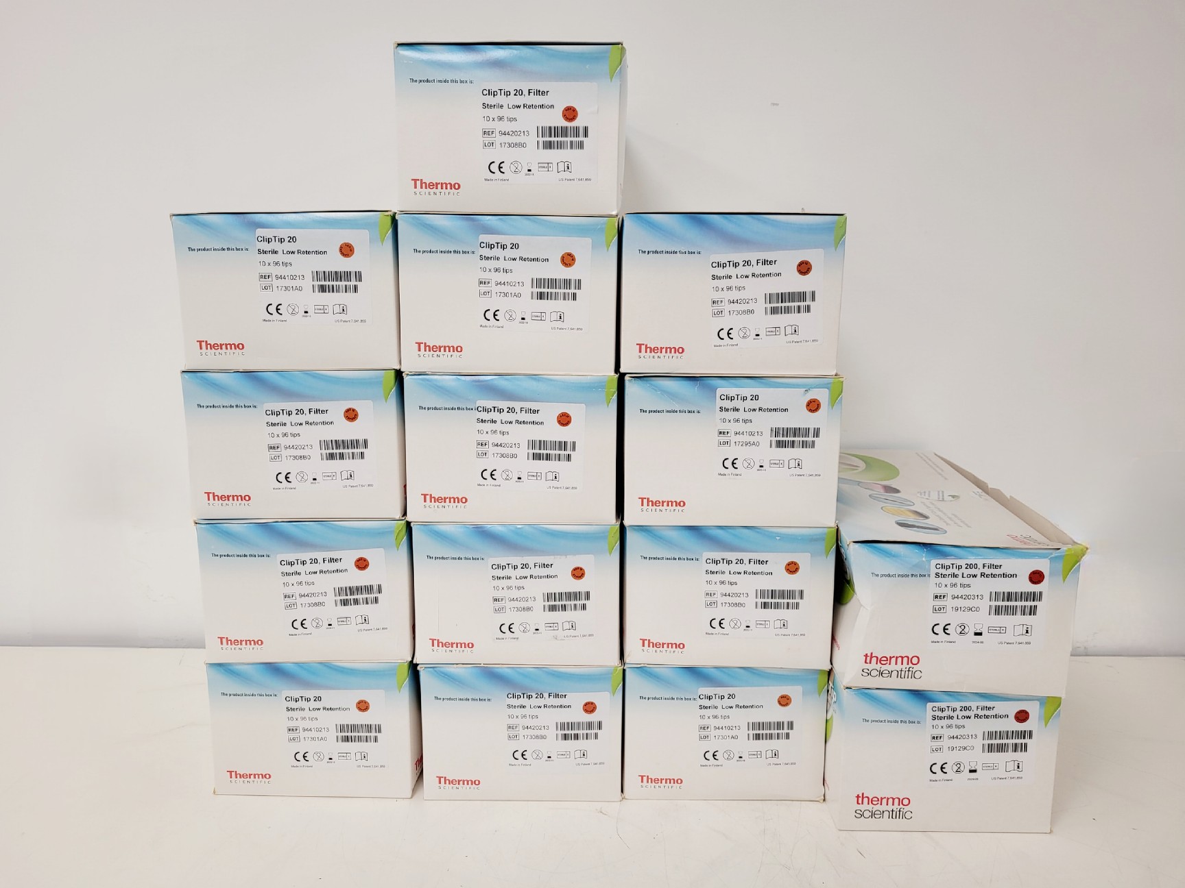 Image of Lot of 15 Boxes - Thermo Scientific ClipTip 20/200 Pipette Tips Lab
