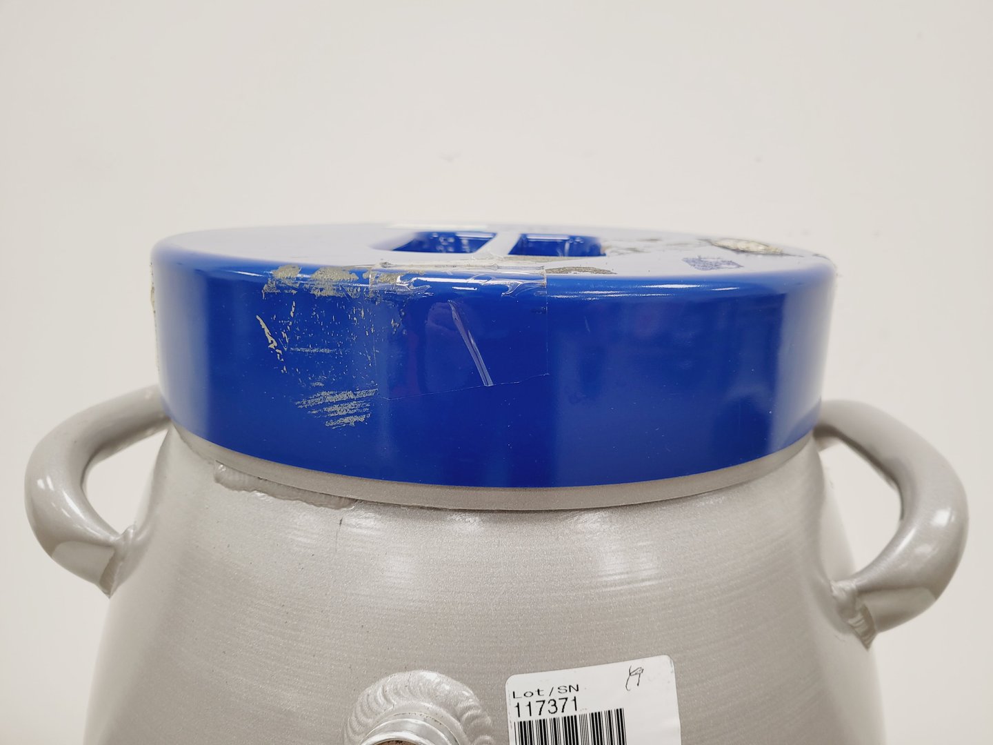 Image of Taylor Wharton CX500 Liquid Nitrogen Dewar Lab