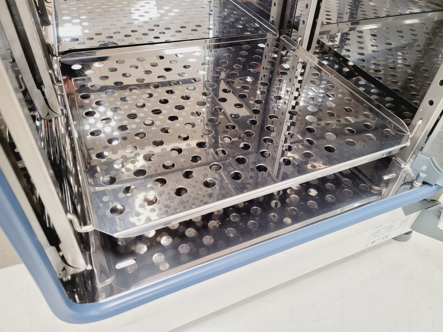 Image of Thermo Scientific Heratherm IGS100 General Protocol Microbiological Incubator
