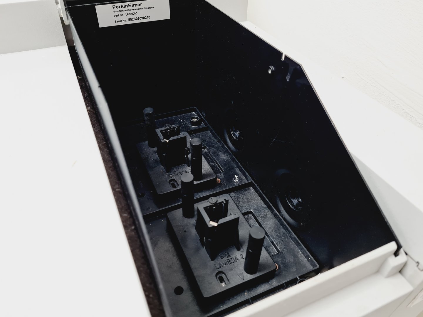 Image of Perkin Elmer Lambda 35 UV/VIS Spectrometer System w/ Winlab Software