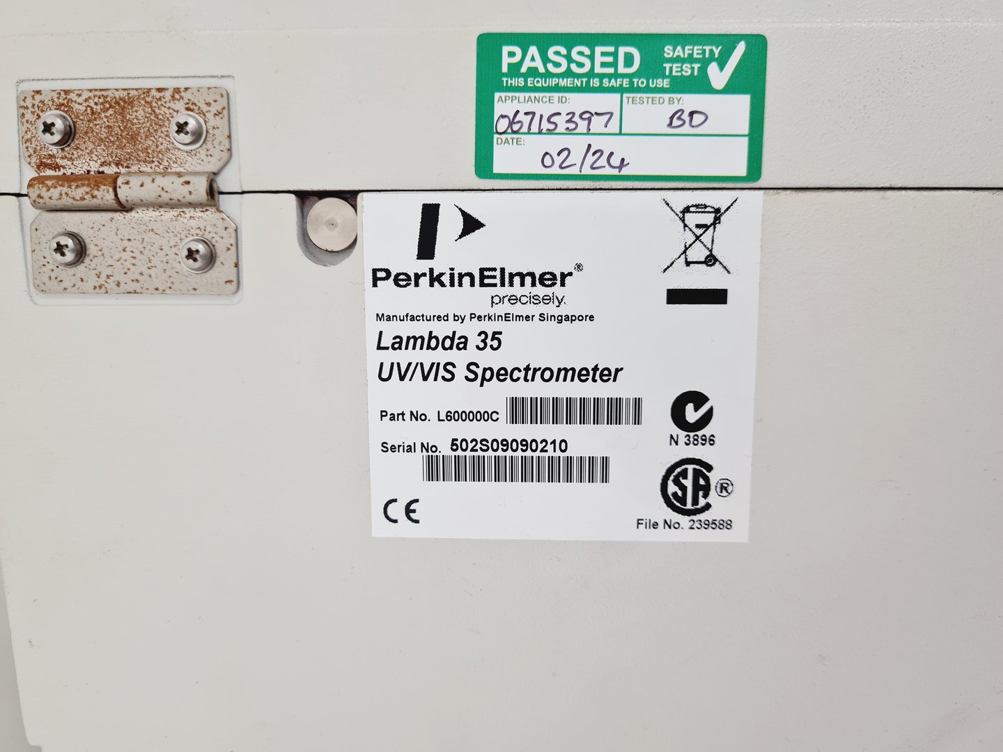 Image of Perkin Elmer Lambda 35 UV/VIS Spectrometer System w/ Winlab Software