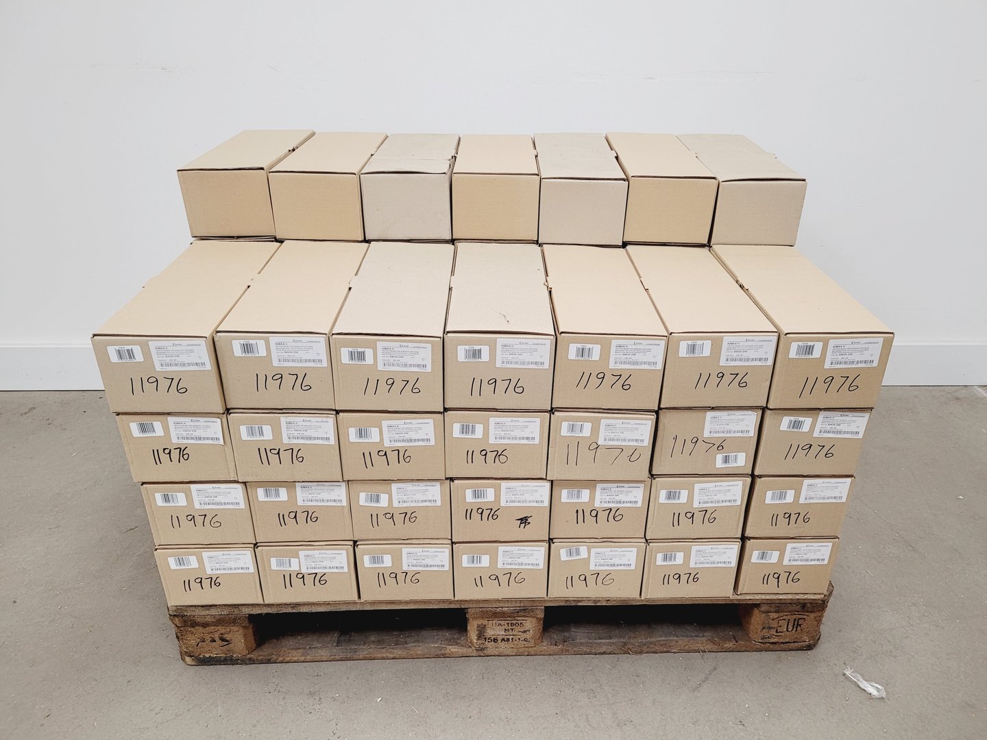 Image of Job Lot of 63 Boxes of 10 Beakers Kimax ISO (Tall Form), 250 ml Lab