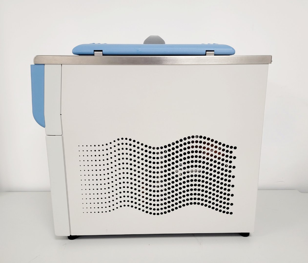 Image of Thermo Scientific Versacool Chiller Lab