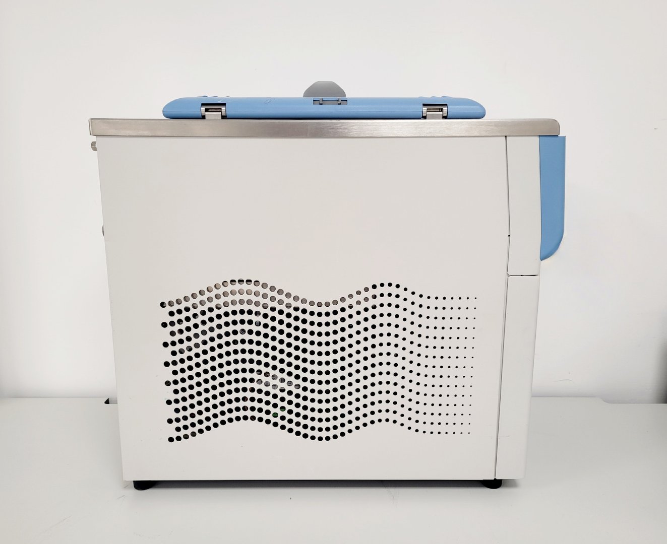 Image of Thermo Scientific Versacool Chiller Lab