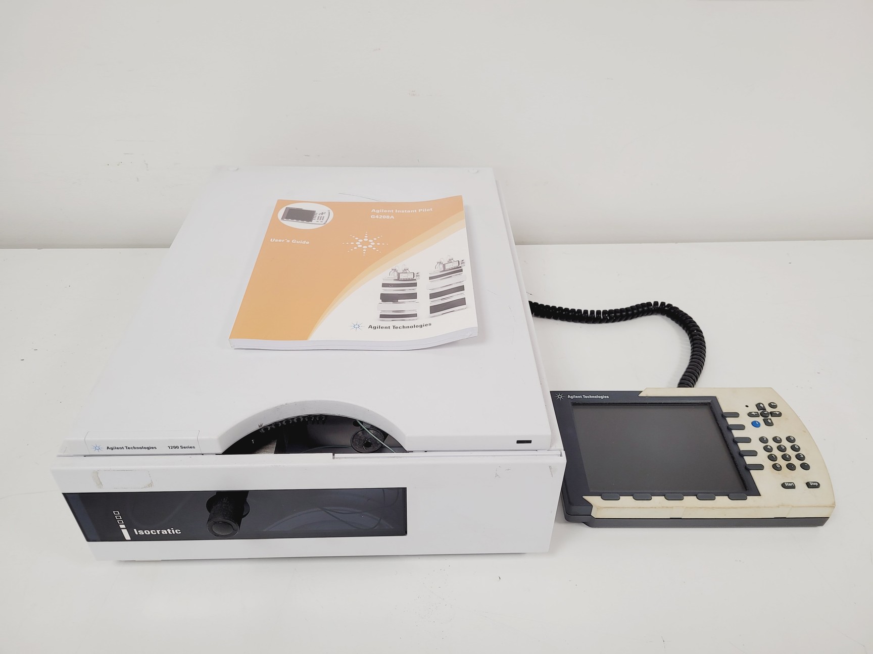 Image of Agilent Technologies G1310A 1200 Isocratic Pump & Instant Pilot Controller Lab