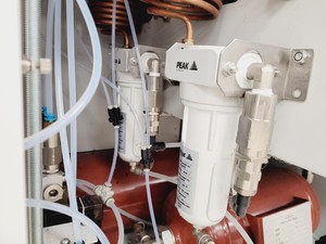 Thumbnail image of PEAK Scientific Genius 1053 Nitrogen Generator Lab