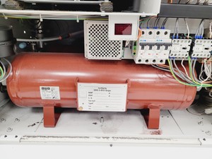 Thumbnail image of PEAK Scientific Genius 1053 Nitrogen Generator Lab