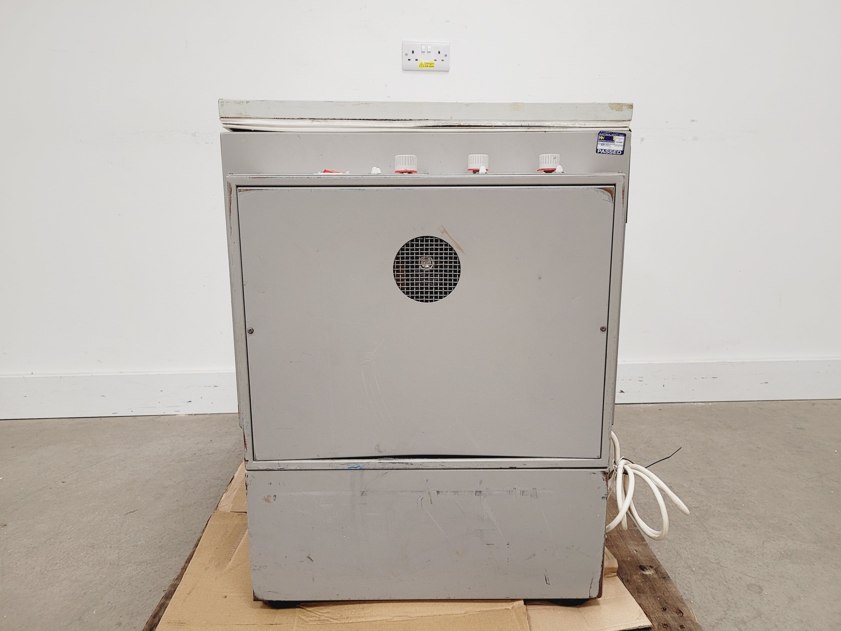 Image of Gallenkamp Cooling Shaking Incubator INR-250 Lab Spares/Repairs