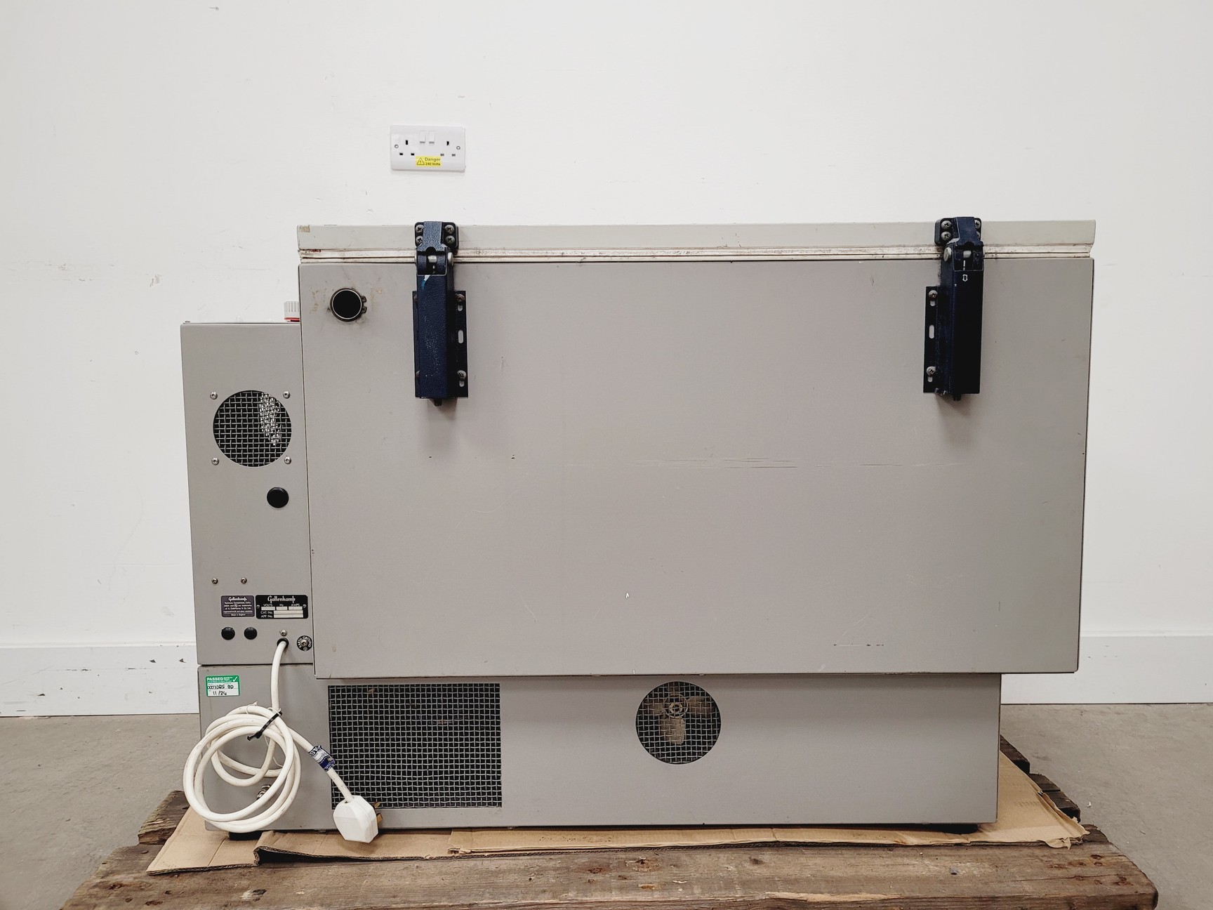 Image of Gallenkamp Cooling Shaking Incubator INR-250 Lab Spares/Repairs