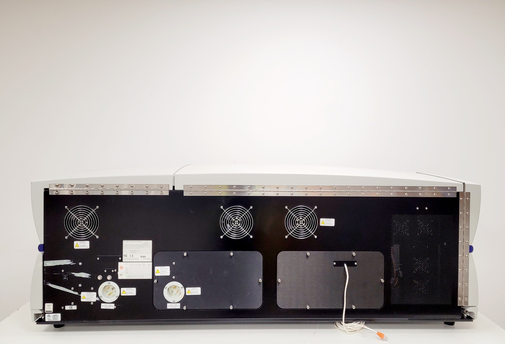 Image of Becton Dickinson BD LSR II Flow Cytometer w/FACSFlow Supply System Lab