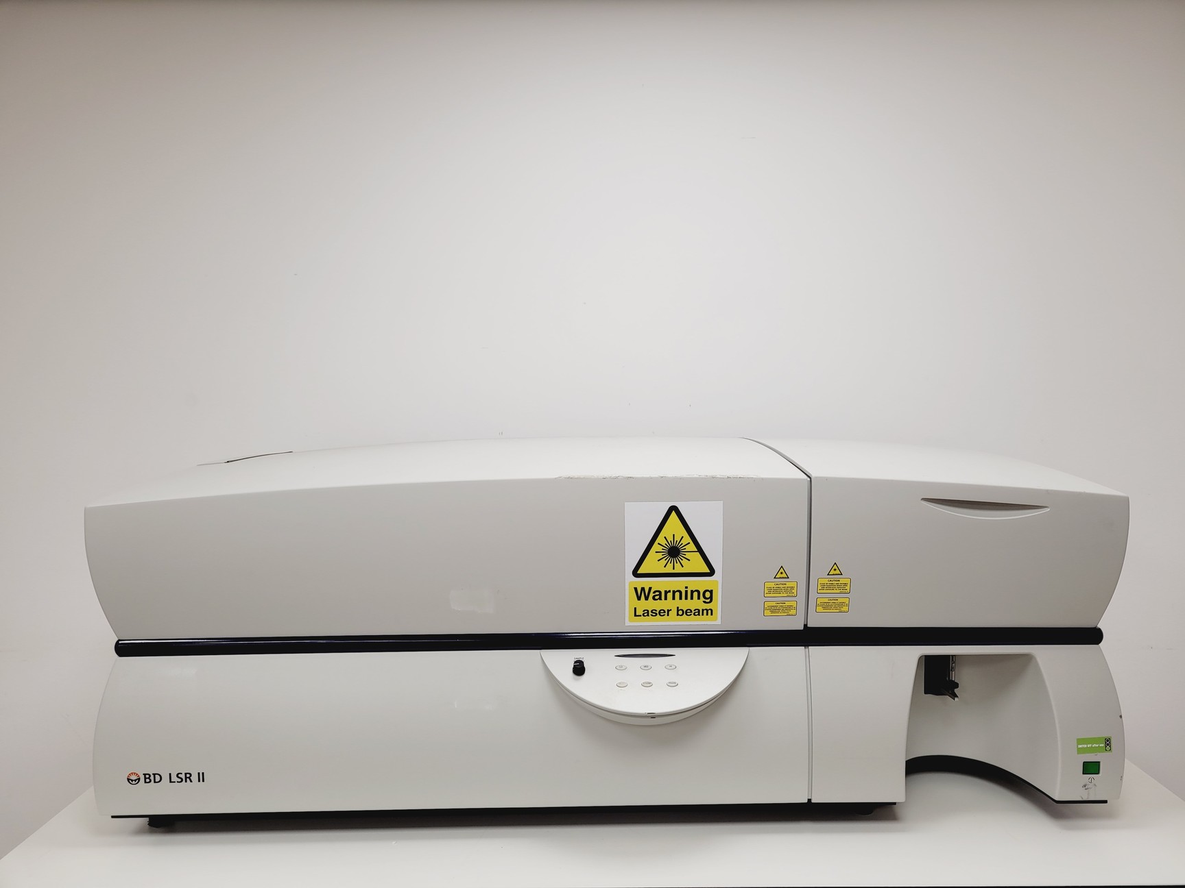 Image of Becton Dickinson BD LSR II Flow Cytometer w/FACSFlow Supply System Lab