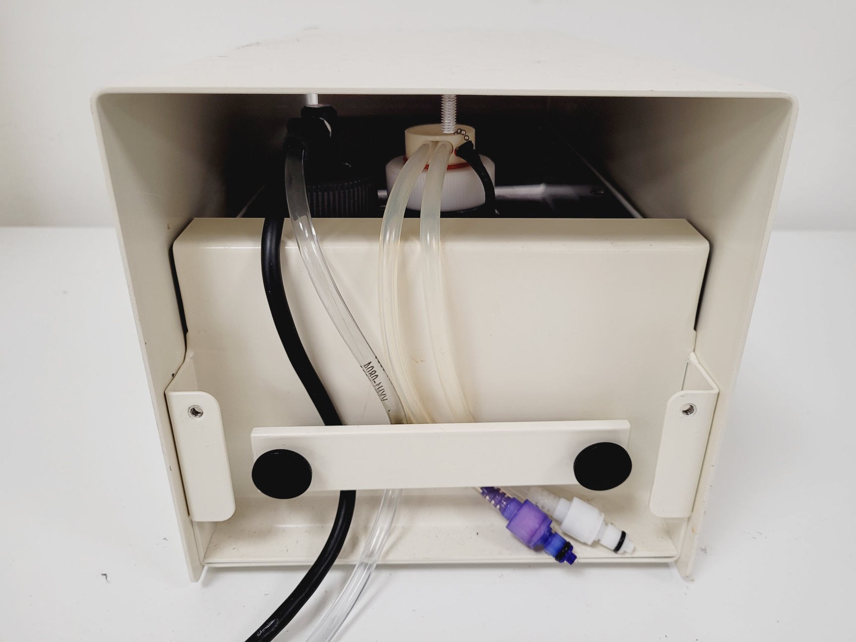 Image of Becton Dickinson BD LSR II Flow Cytometer w/FACSFlow Supply System Lab