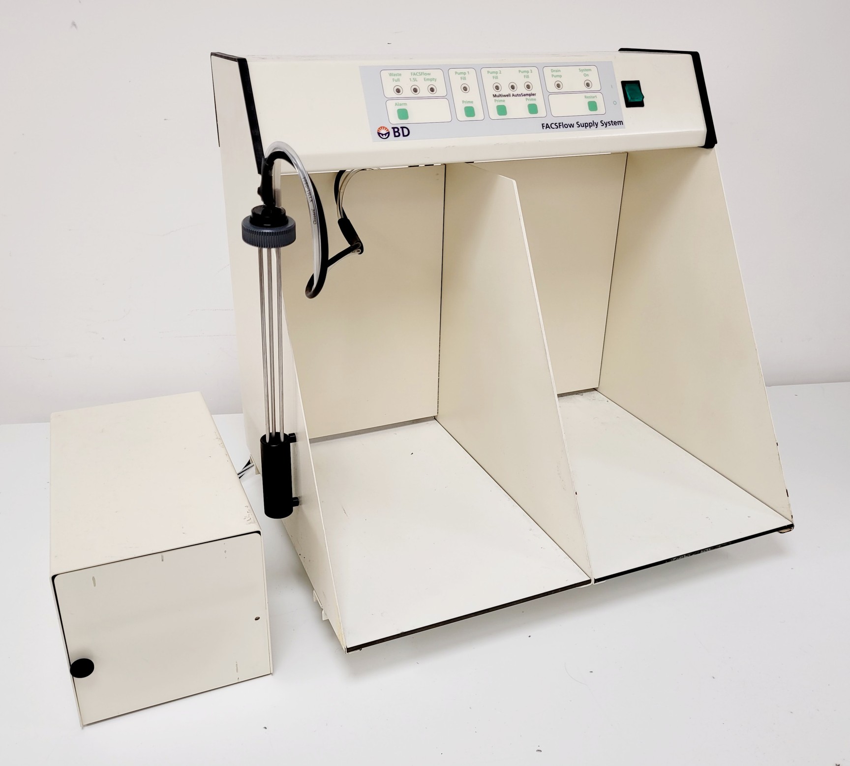 Image of Becton Dickinson BD LSR II Flow Cytometer w/FACSFlow Supply System Lab