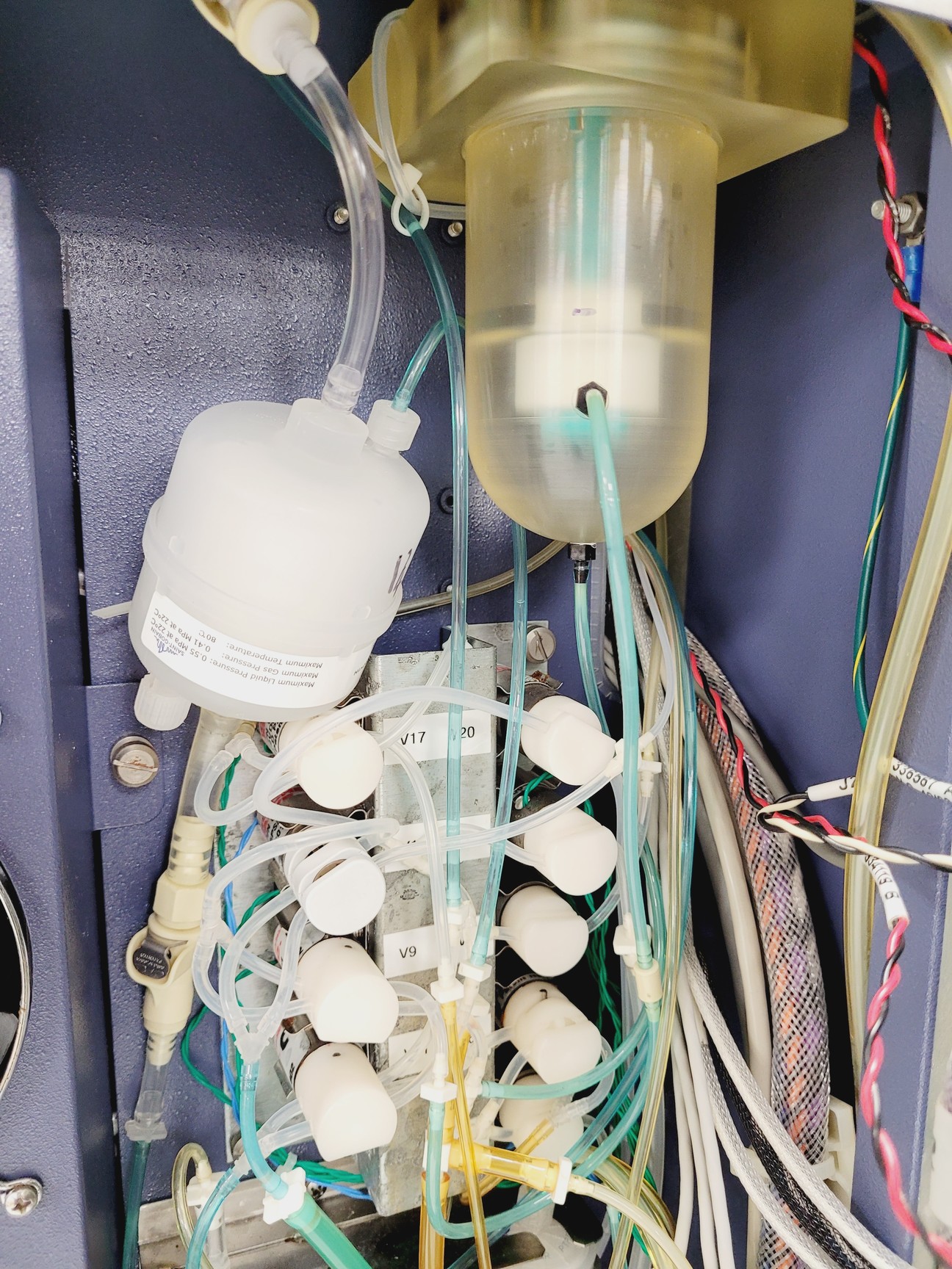 Image of BD FACSCanto Flow Cytometer System w/ Fluidics Carts, PC & Software Lab