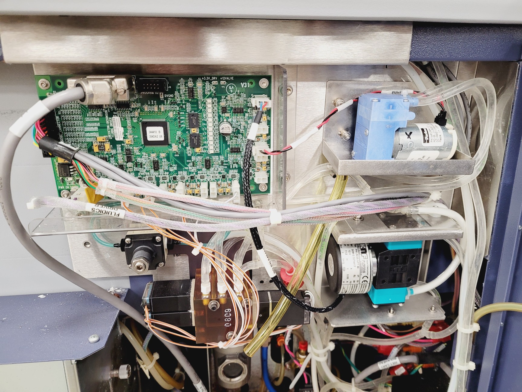 Image of BD FACSCanto Flow Cytometer System w/ Fluidics Carts, PC & Software Lab