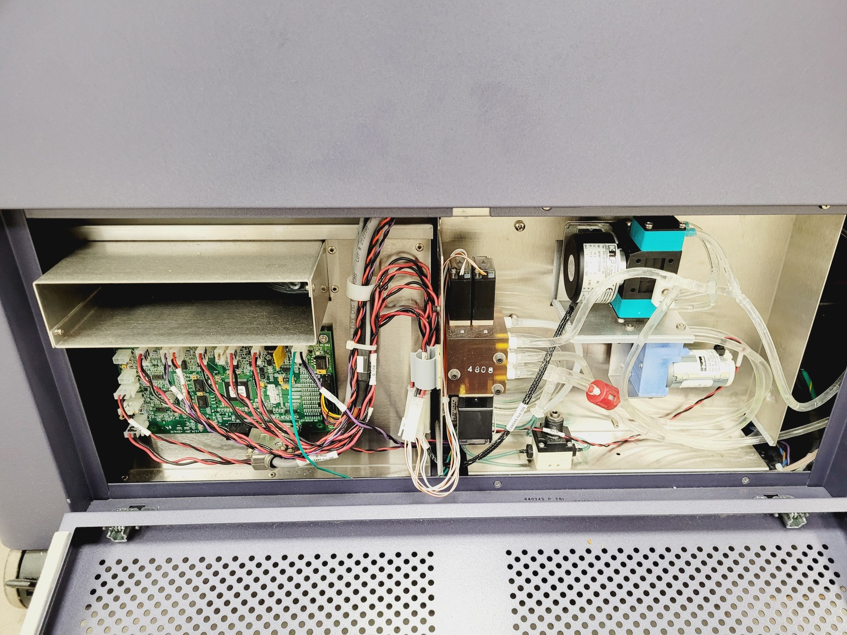 Image of BD FACSCanto II Flow Cytometer System w/ Fluidics Carts, PC & Software Lab