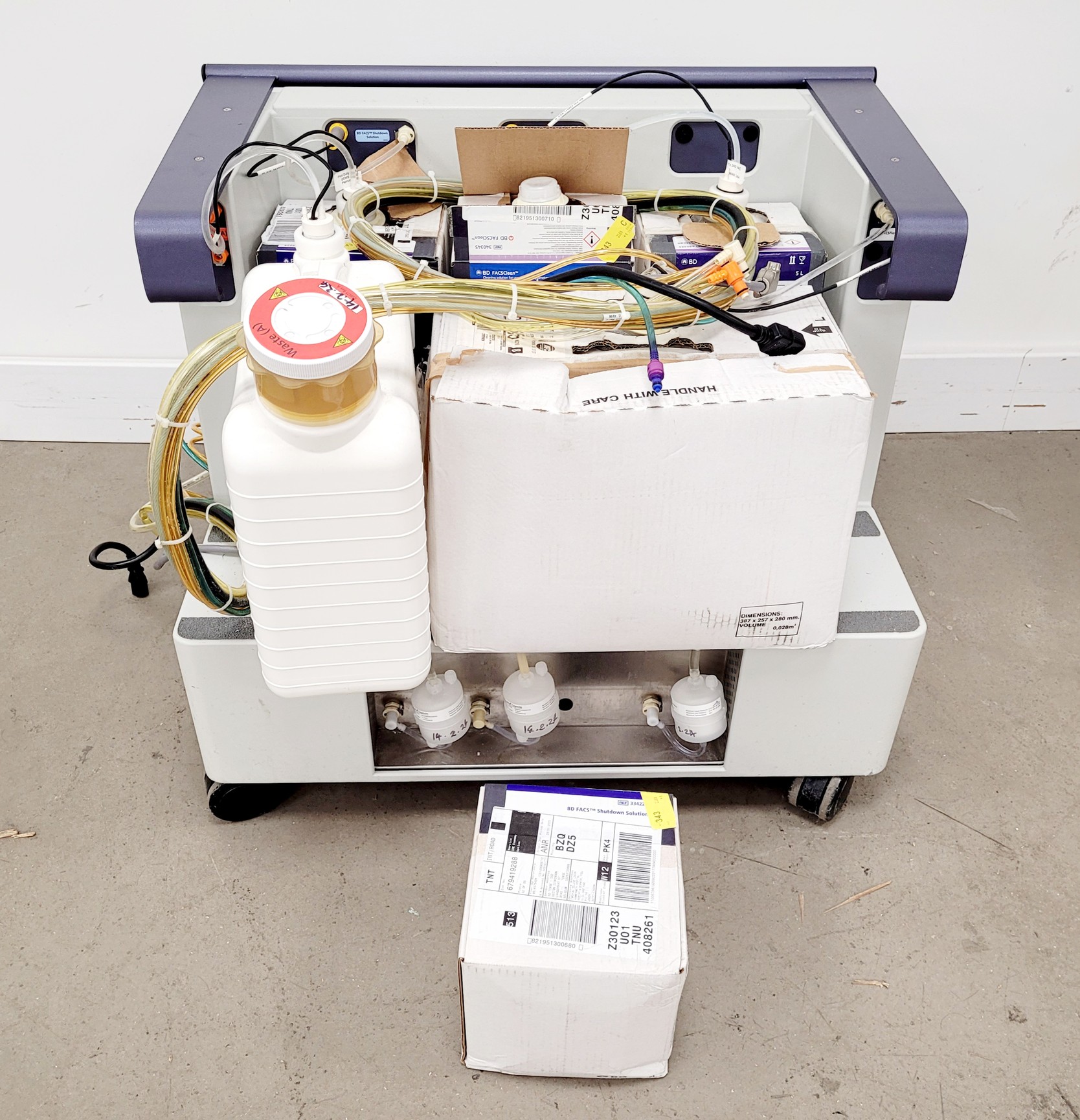 Image of BD FACSCanto II Flow Cytometer System w/ Fluidics Carts, PC & Software Lab