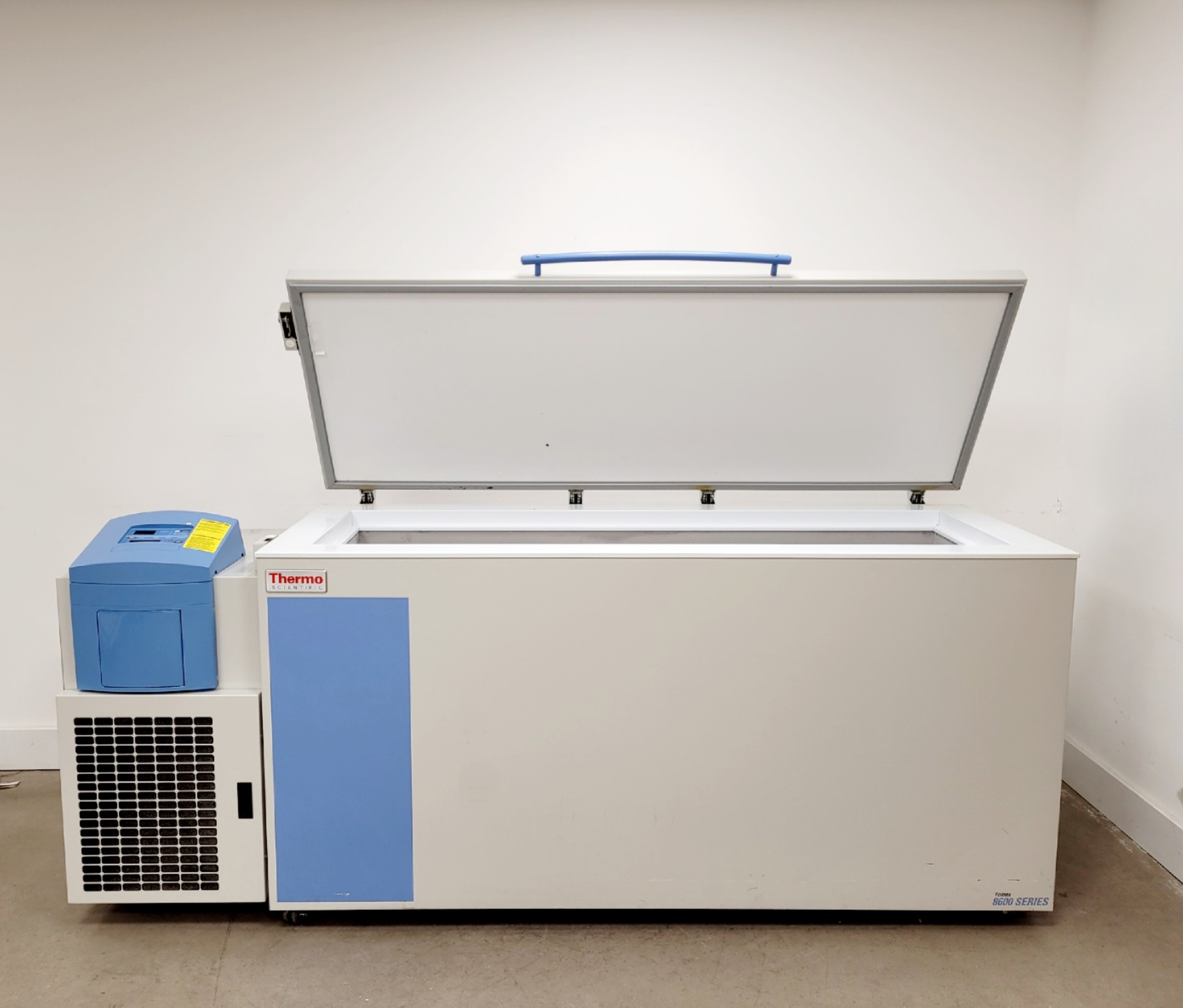 Image of Thermo Scientific Forma - 8600 Series 820CV Ultra-Low Temperature Chest Freezer 