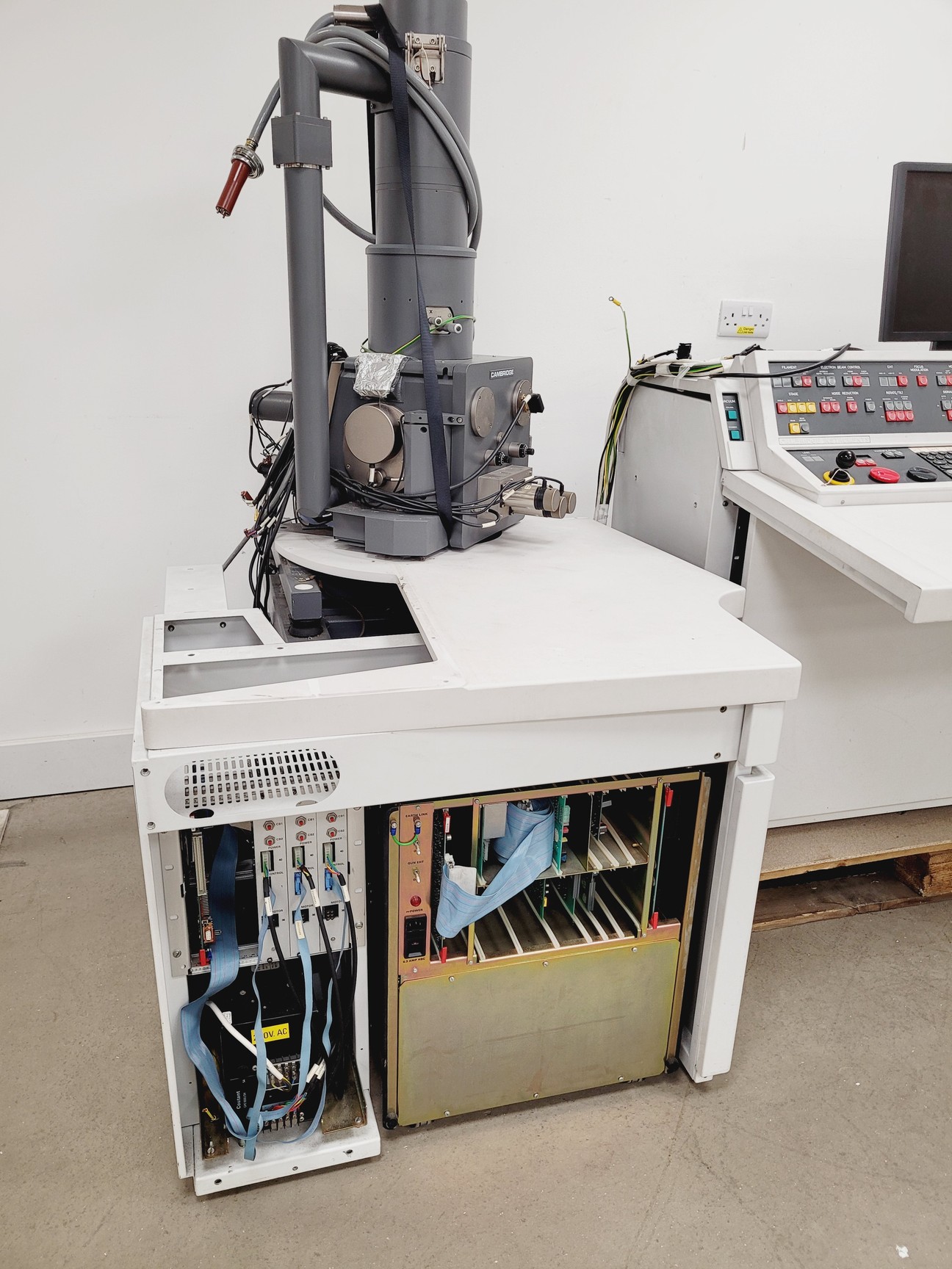 Image of Cambridge Instruments Stereoscan 360 SEM Microscope System 