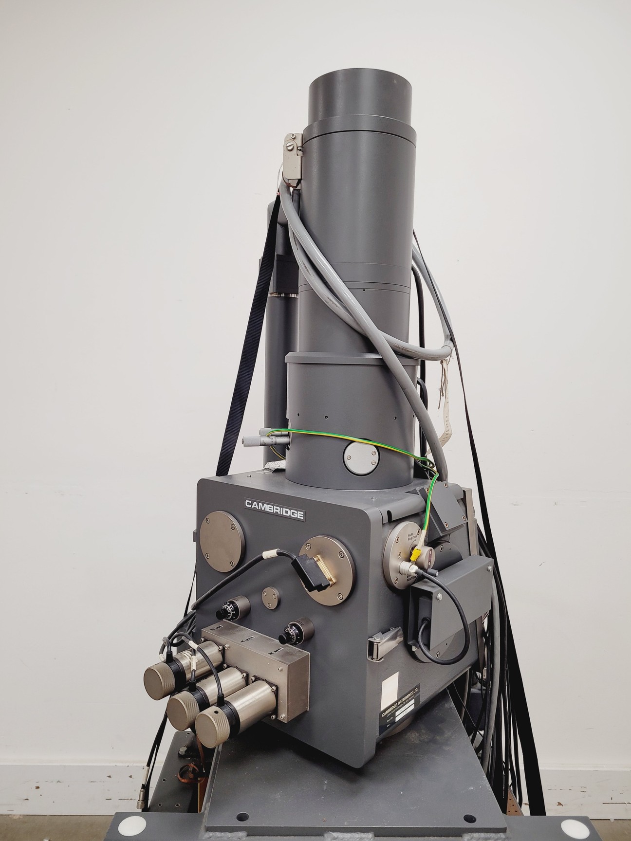 Image of Cambridge Instruments Stereoscan 360 SEM Microscope System 