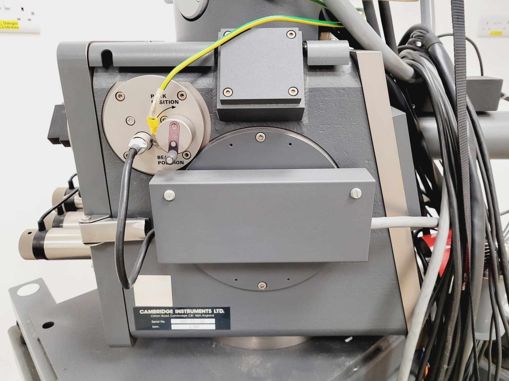 Image of Cambridge Instruments Stereoscan 360 SEM Microscope System 