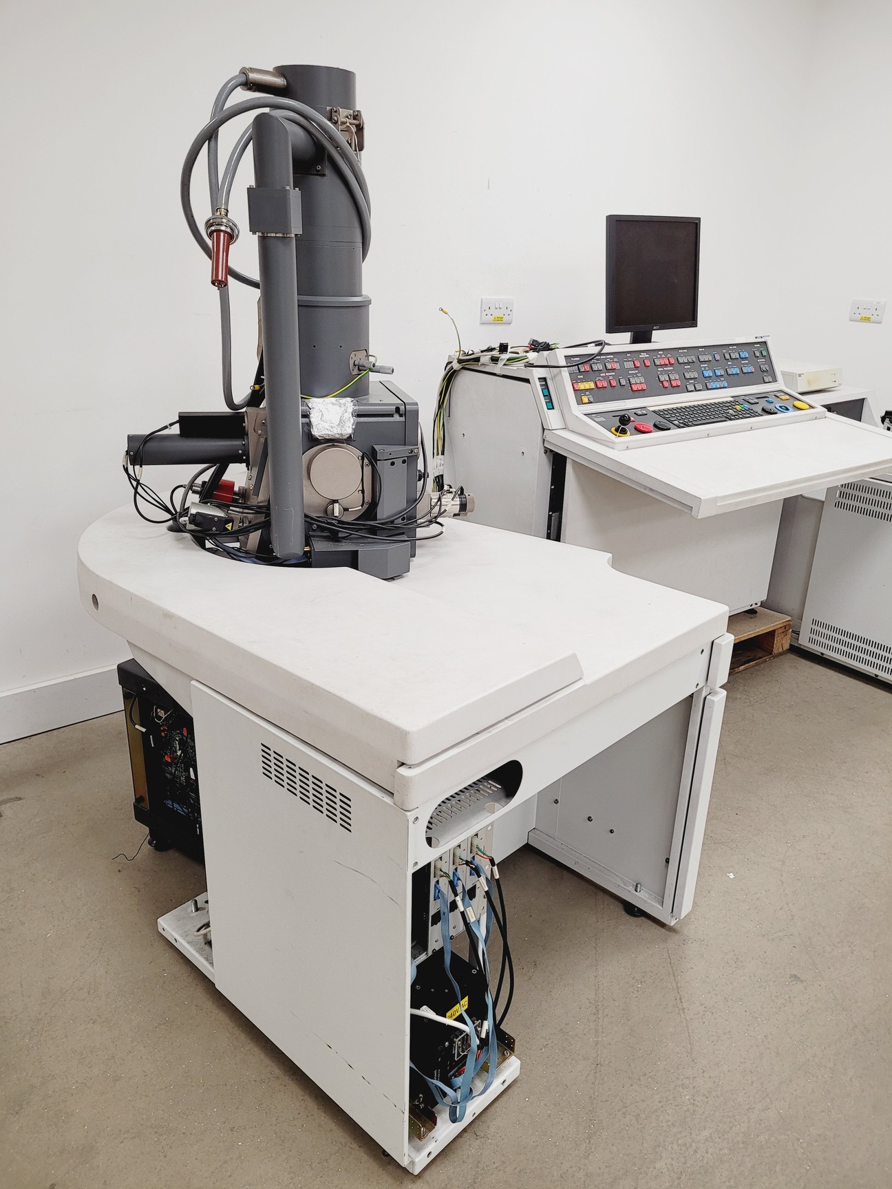 Image of Cambridge Instruments Stereoscan 360 SEM Microscope System 