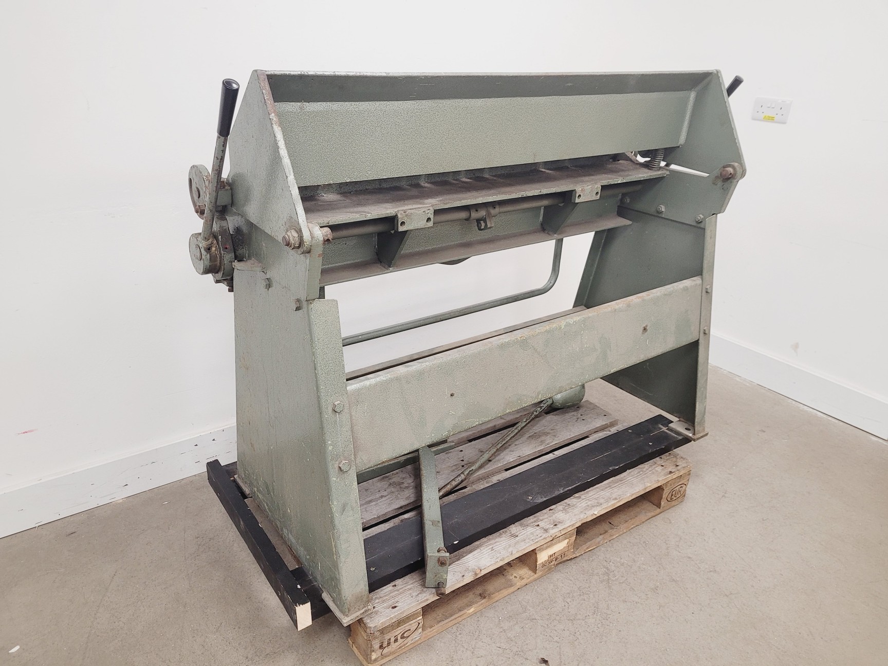 Image of F.J Edwards Machinery Model- 4FT 18G D&P Sheet Metal Bender Folder