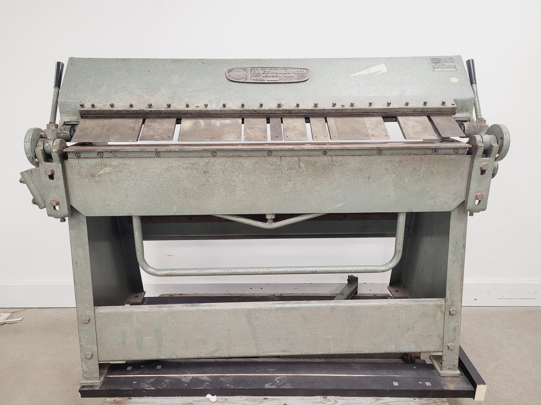 Image of F.J Edwards Machinery Model- 4FT 18G D&P Sheet Metal Bender Folder
