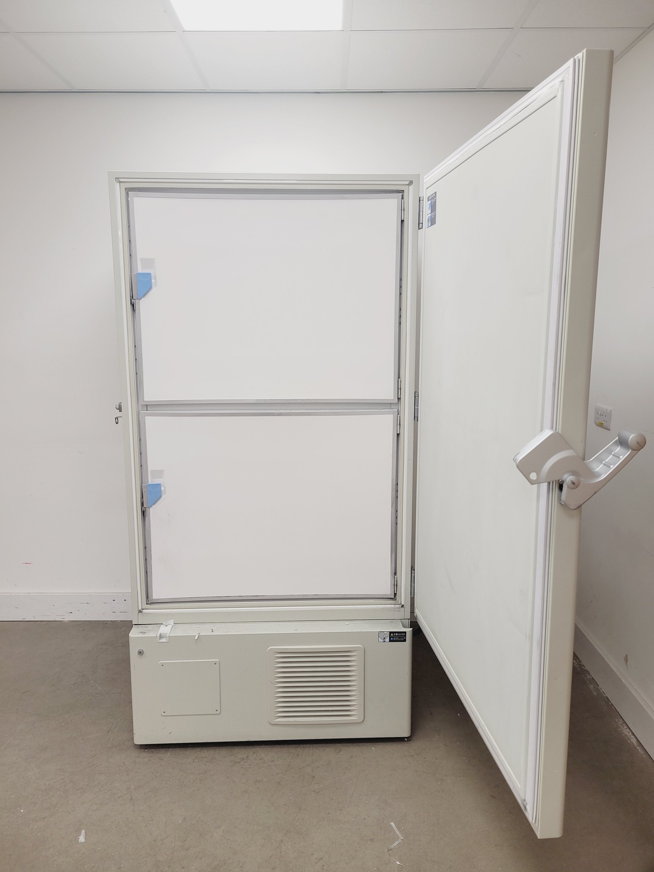 Image of Sanyo -86 ULT Freezer - Model - MDF-U74V Lab