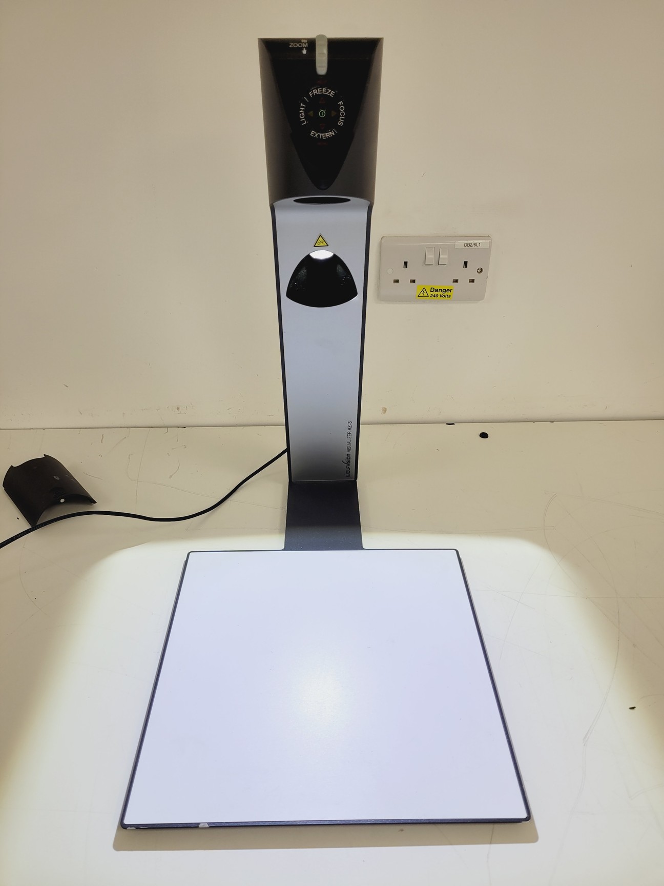 Image of 13 x WolfVision V7-3 Overhead Projectors